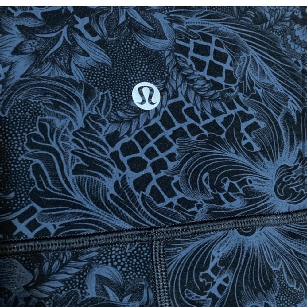 - Lululemon legging  HR 25”